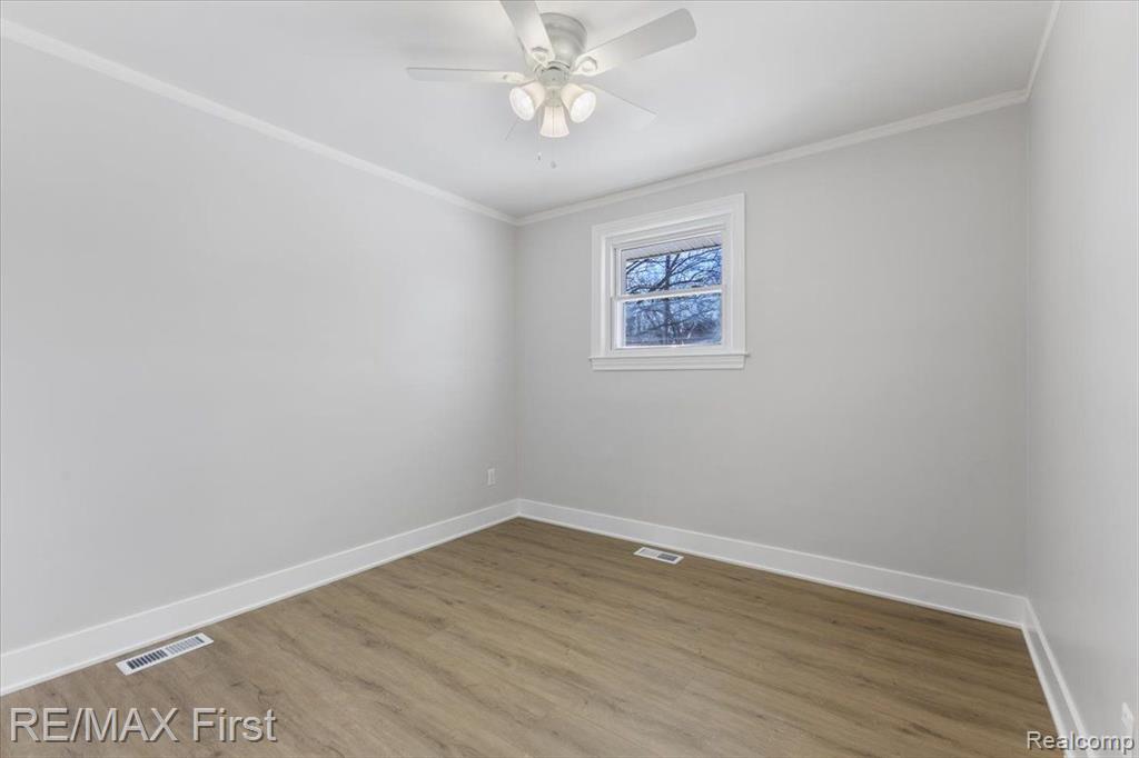 532 NICHOLS Road, Auburn Hills, MI 48326 — Photo 29