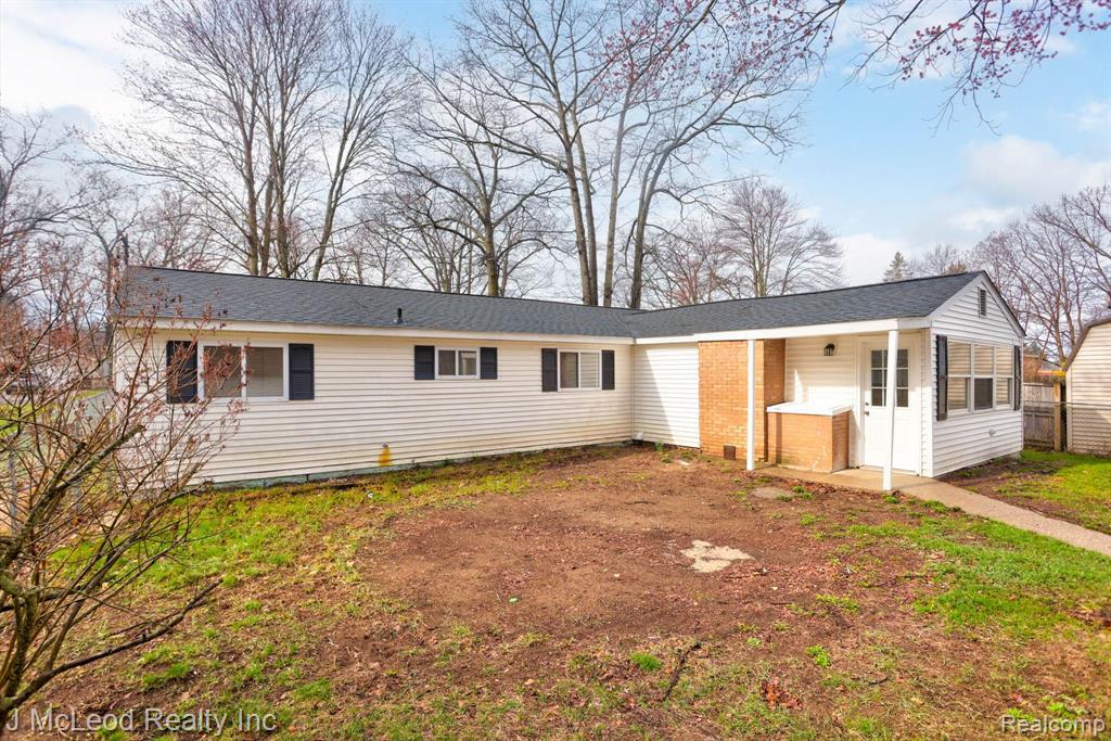 215 ARROWHEAD Drive, Prudenville, MI 48651 — Photo 30