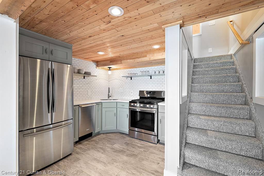 222 Ackerson Lake Drive, Jackson, MI 49201 — Photo 29