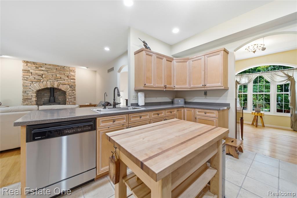 8450 Merrill Road, Whitmore Lake, MI 48189 — Photo 13