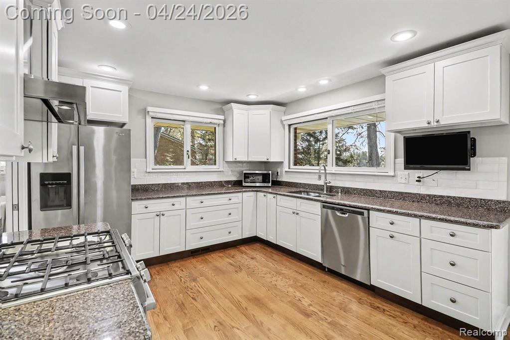 1085 Abseguami Trail, Lake Orion, MI 48362 — Photo 15
