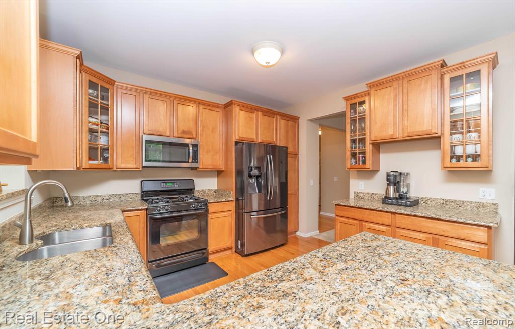17017 BOULDER Drive, Northville, MI 48168 — Photo 41
