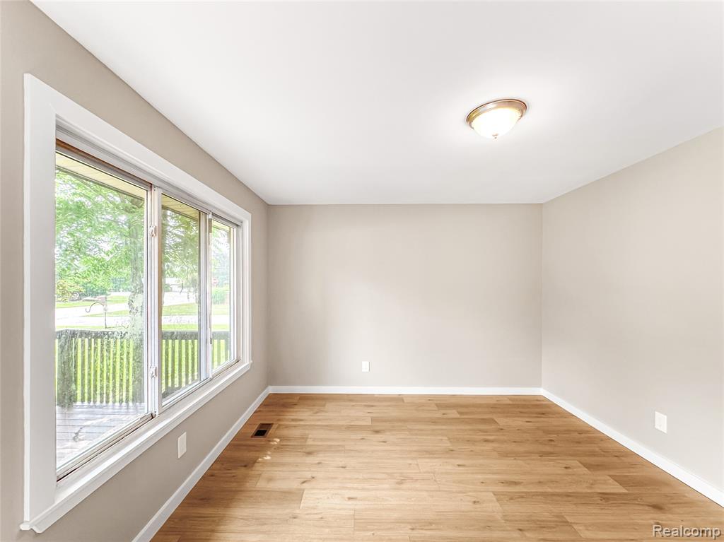 5552 Liberty Bell Road, Grand Blanc, MI 48439 — Photo 8