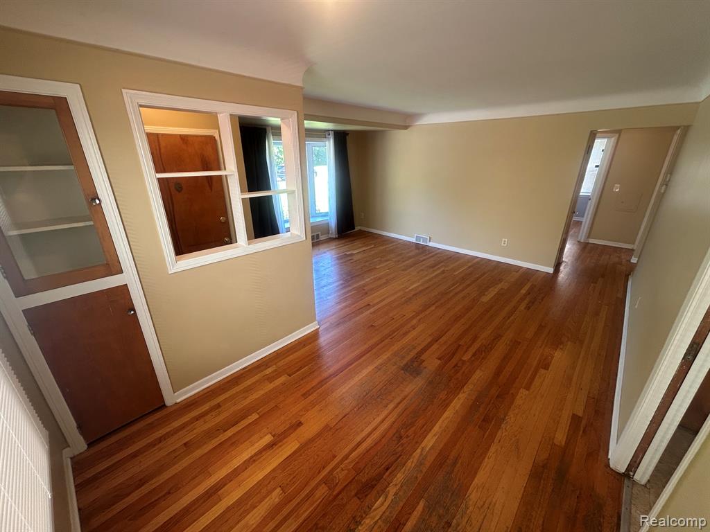 27225 LYNDON, Redford, MI 48239 — Photo 7