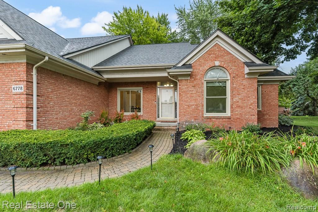6778 Baytree Court, Shelby Twp, MI 48316 — Photo 2