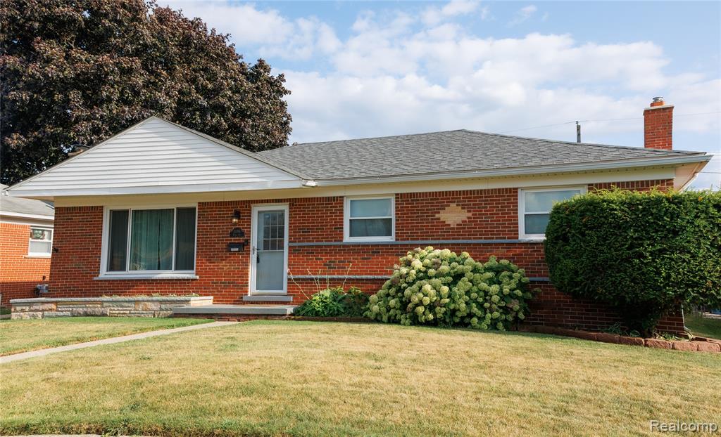 11096 Busch Avenue, Warren, MI 48089