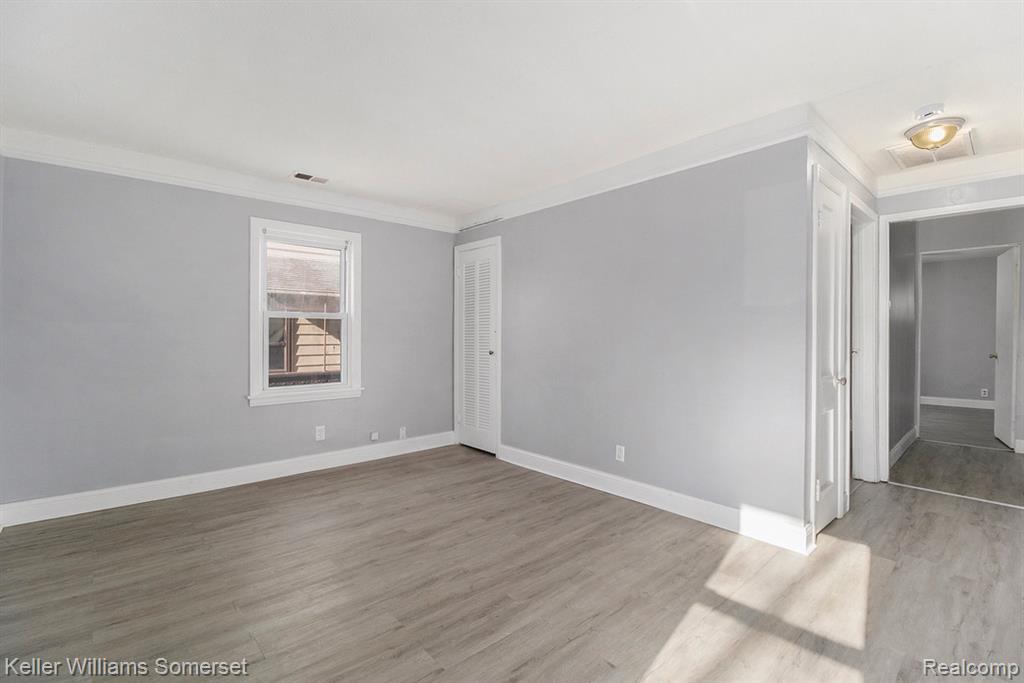 18591 Kingsville Street, Harper Woods, MI 48225 — Photo 6