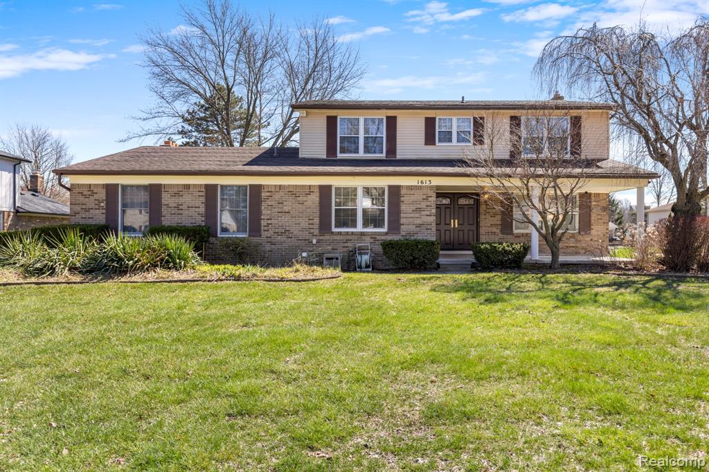 1613 Caliper Drive, Troy, MI 48084
