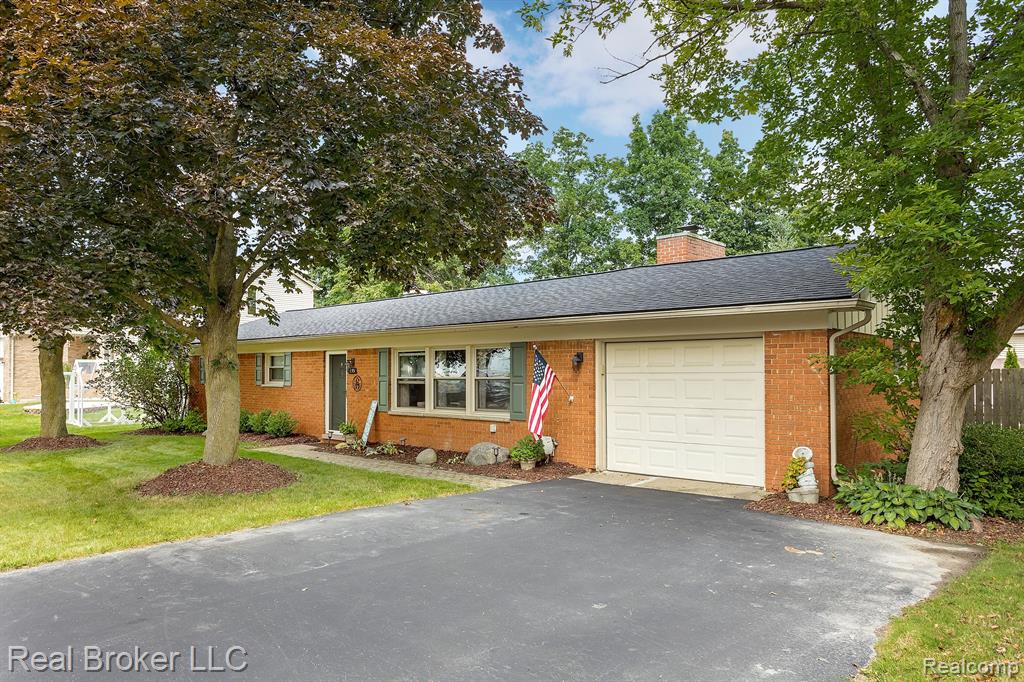 495 GLENN Court, Lake Orion, MI 48362 — Photo 23