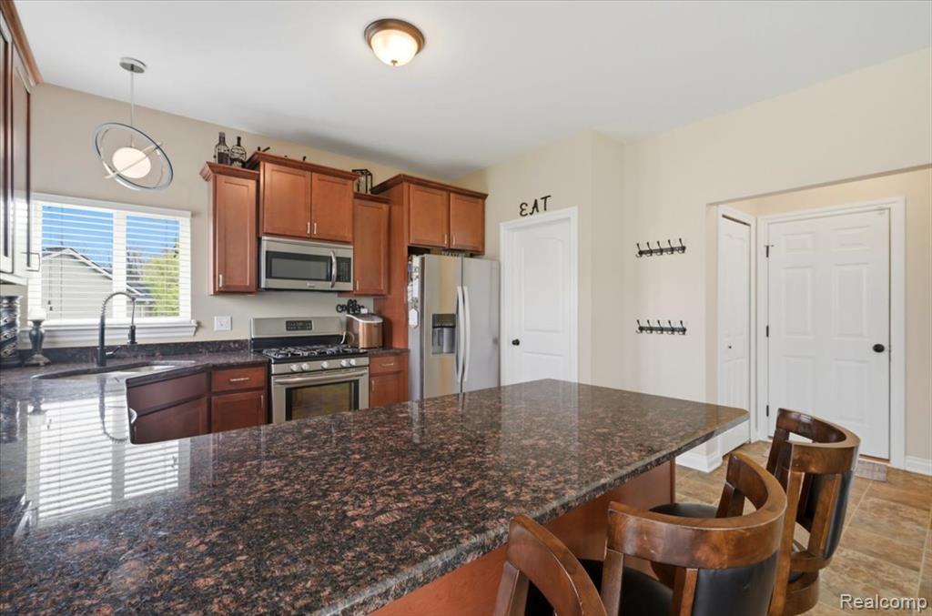 8131 Peninsula Circle, Grand Blanc, MI 48439 — Photo 14