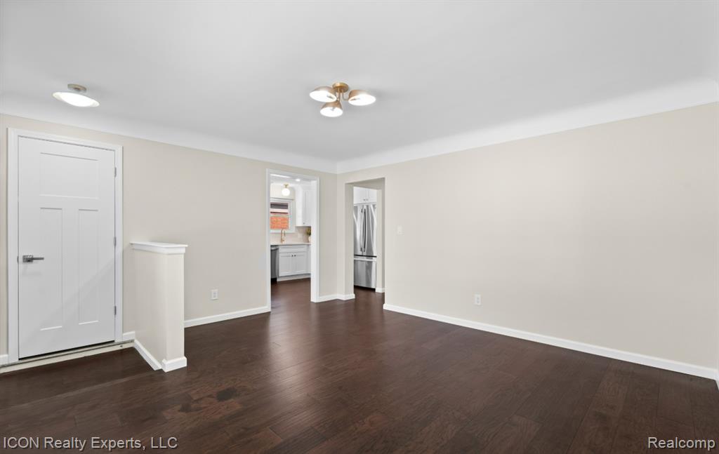 5674 N Lafayette Street, Dearborn Heights, MI 48127 — Photo 7