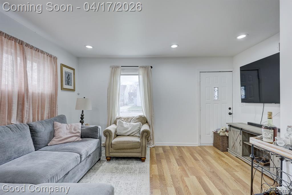 23067 Hazelwood Avenue, Hazel Park, MI 48030 — Photo 3