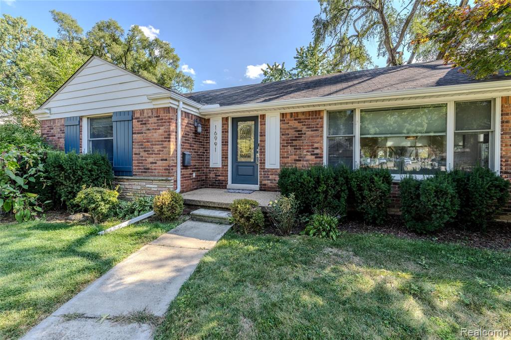 16991 Kirkshire Avenue, Beverly Hills, MI 48025 — Photo 2