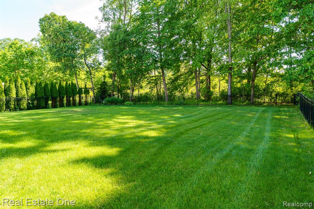 442 Ridgewood Drive S, Ortonville, MI 48462 — Photo 36
