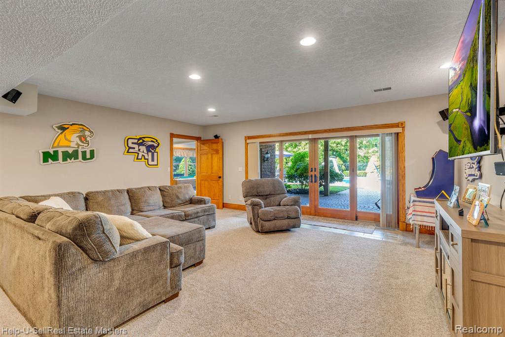 2152 HUNTERS Park W, St. Clair, MI 48079 — Photo 65