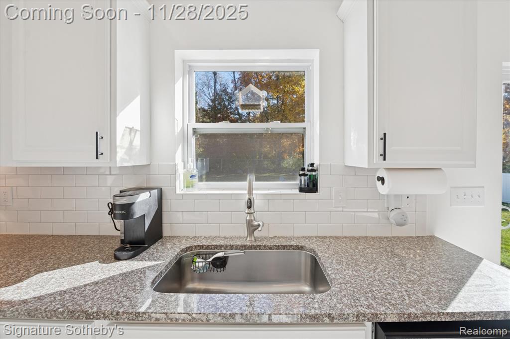 3680 Amber Oaks Drive, Howell, MI 48855 — Photo 13