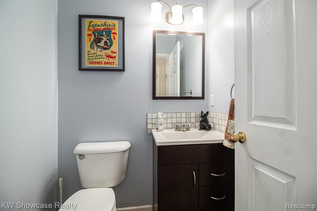 917 Iroquois Avenue, Waterford, MI 48327 — Photo 14