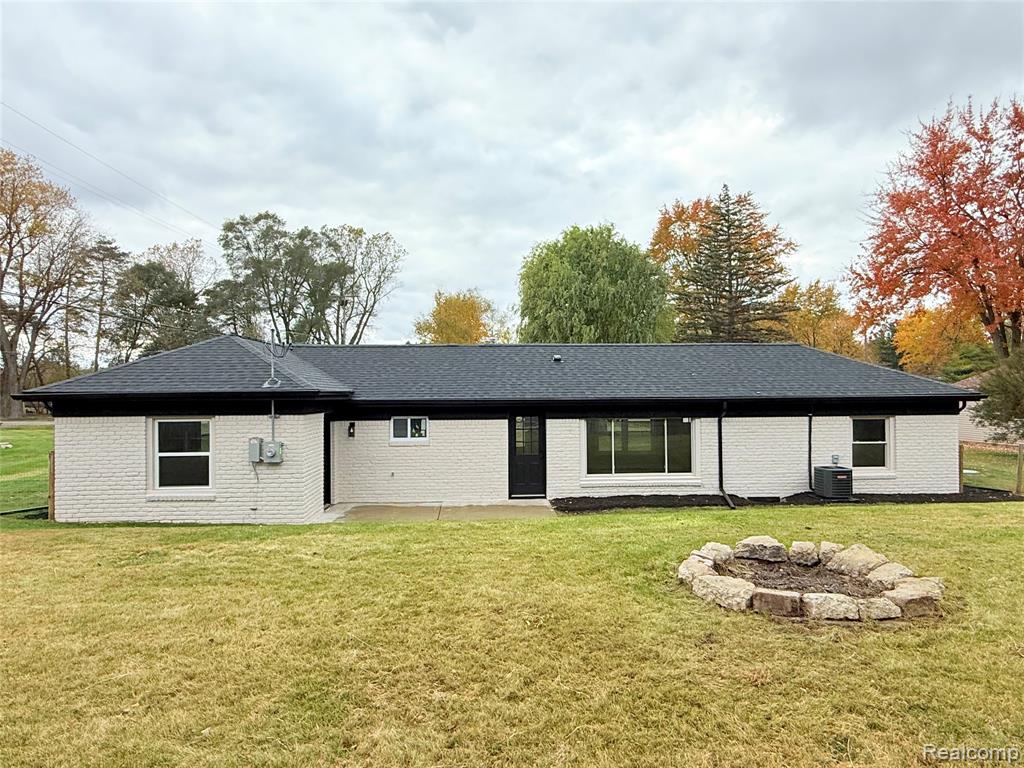 42 Sterling Drive, Lapeer, MI 48446 — Photo 5