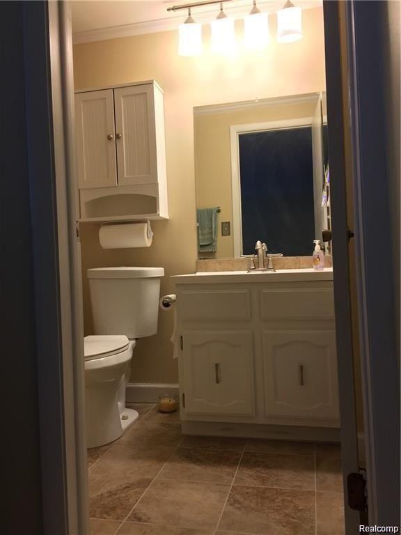 5727 NORTHFIELD Parkway, Troy, MI 48098 — Photo 12