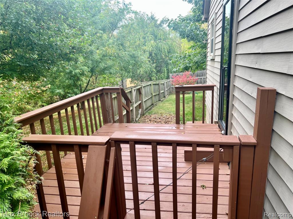 615 Leon Road, Walled Lake, MI 48390 — Photo 9