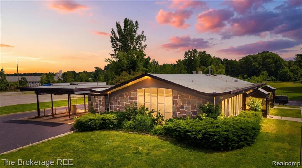6093 Dixie Highway, Bridgeport, MI 48722