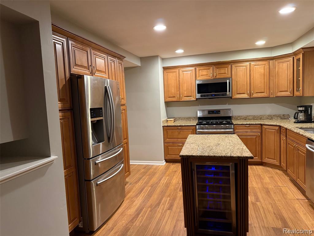 17617 Avilla Blvd Boulevard, Lathrup Village, MI 48076 — Photo 2