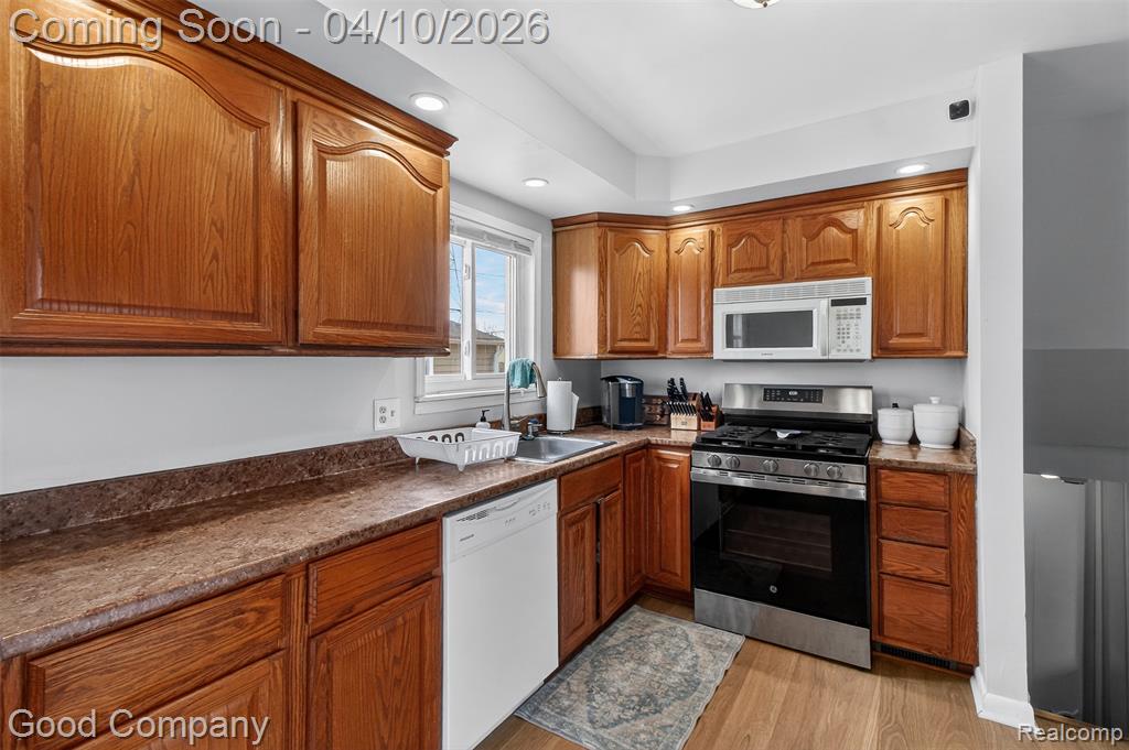 41036 Paign Drive, Sterling Heights, MI 48313 — Photo 7