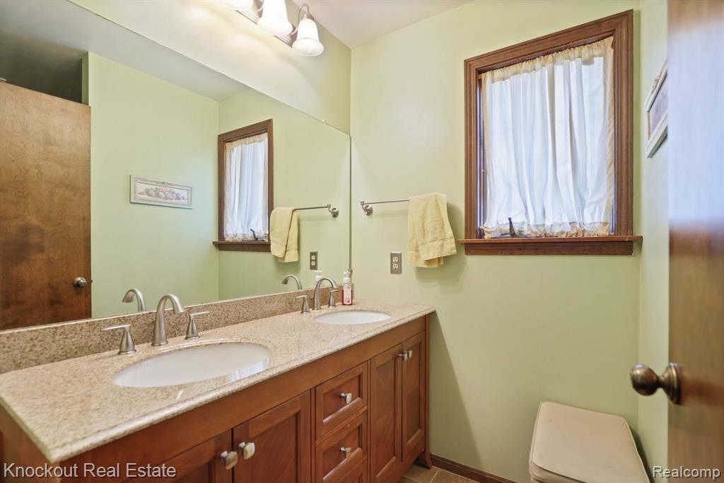 858 Zehnder Drive, Frankenmuth, MI 48734 — Photo 31
