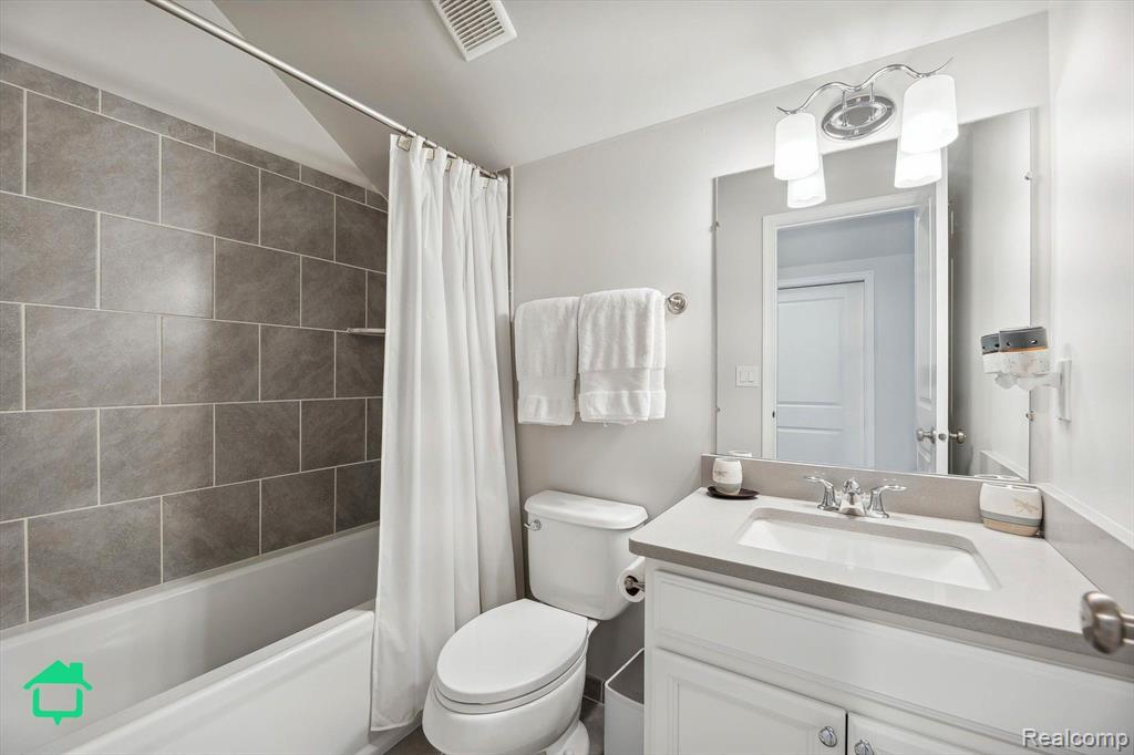 51256 SCARBOROUGH Road, Canton, MI 48188 — Photo 37
