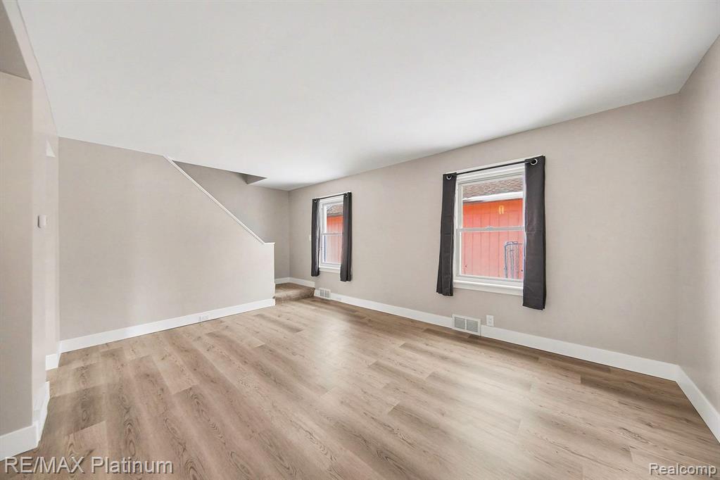 604 Seymour Avenue, Jackson, MI 49202 — Photo 4