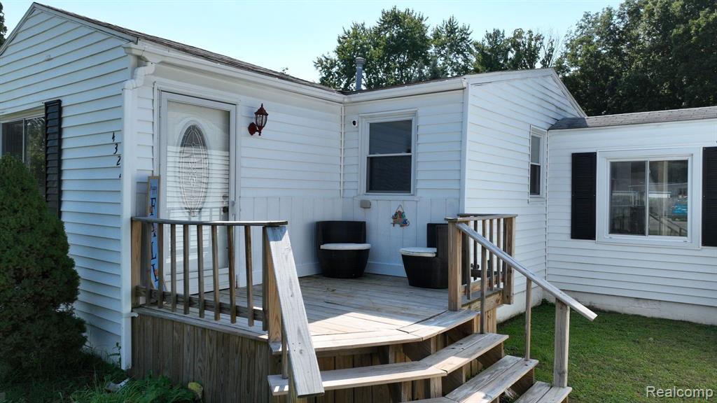 4322 GREENLY Street, Burton, MI 48529 — Photo 5