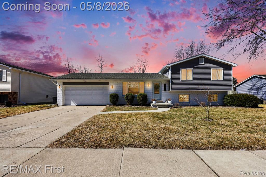690 Montana Street, Marysville, MI 48040 — Photo 2