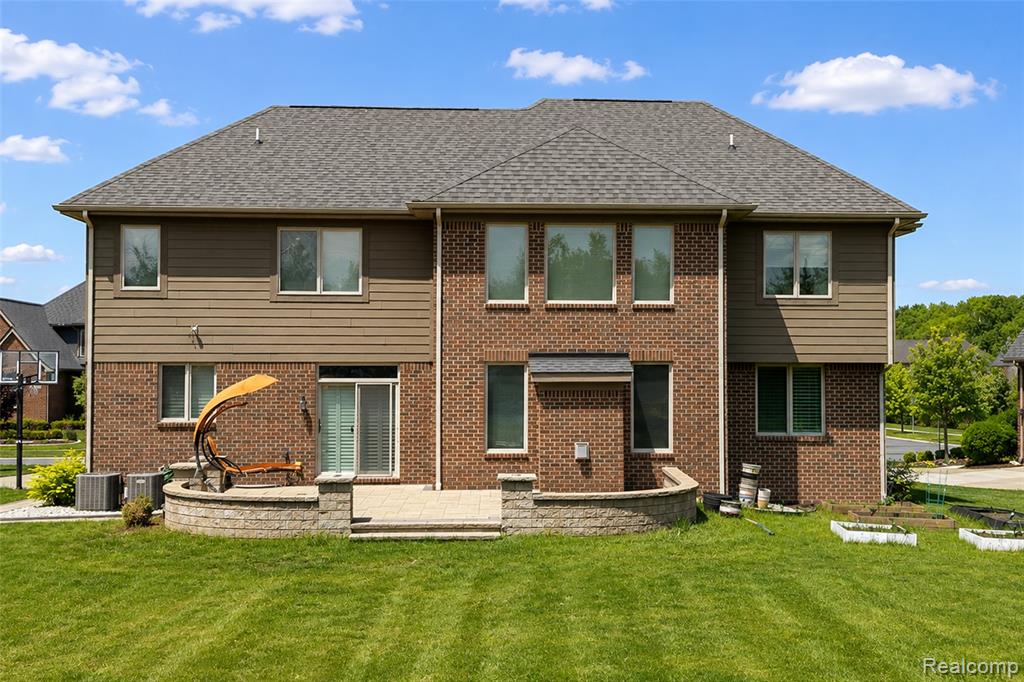 47576 VALENCIA Circle, Novi, MI — Photo 87