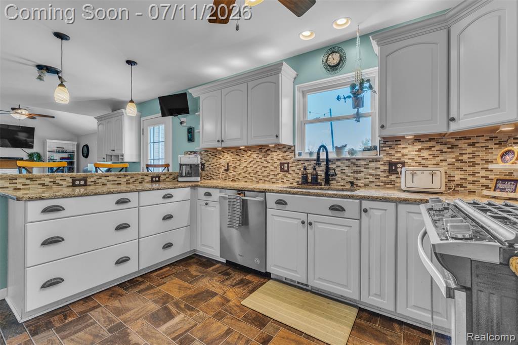 3955 Forest Edge Drive, Commerce Twp, MI 48382 — Photo 14