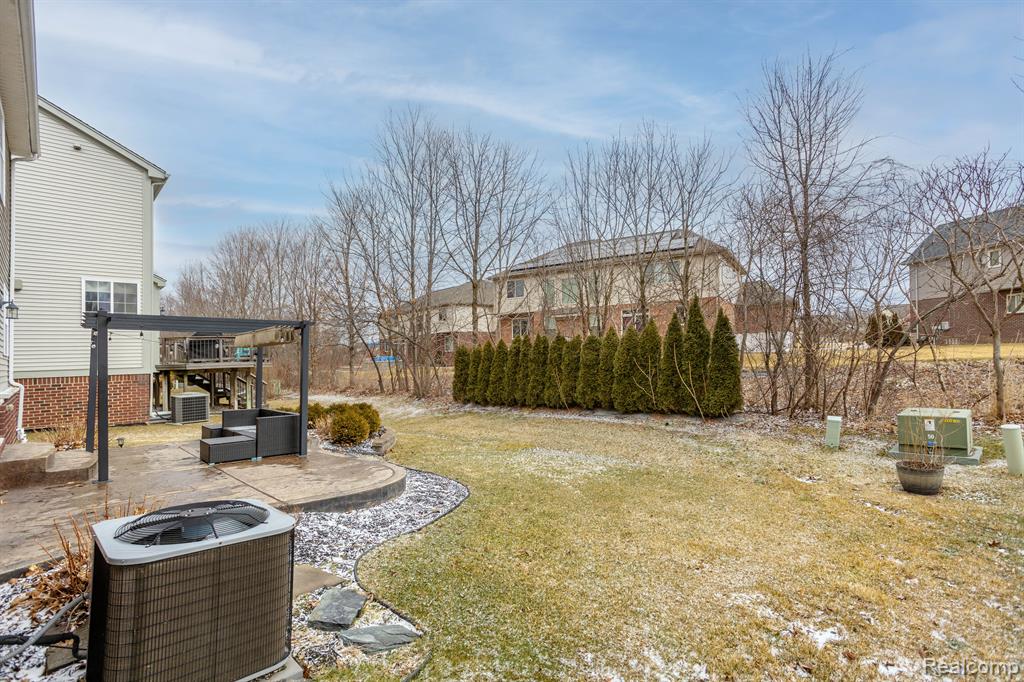 27086 MAXWELL, Novi, MI — Photo 36