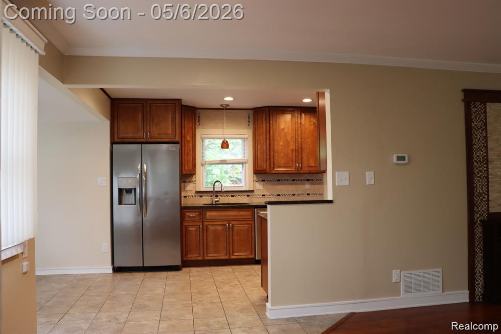 842 Hannah Drive, Troy, MI 48085 — Photo 11