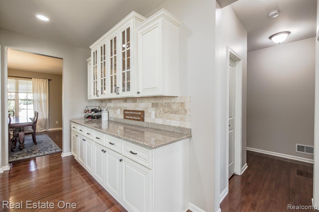 26164 International Drive Drive, South Lyon, MI 48178 — Photo 18