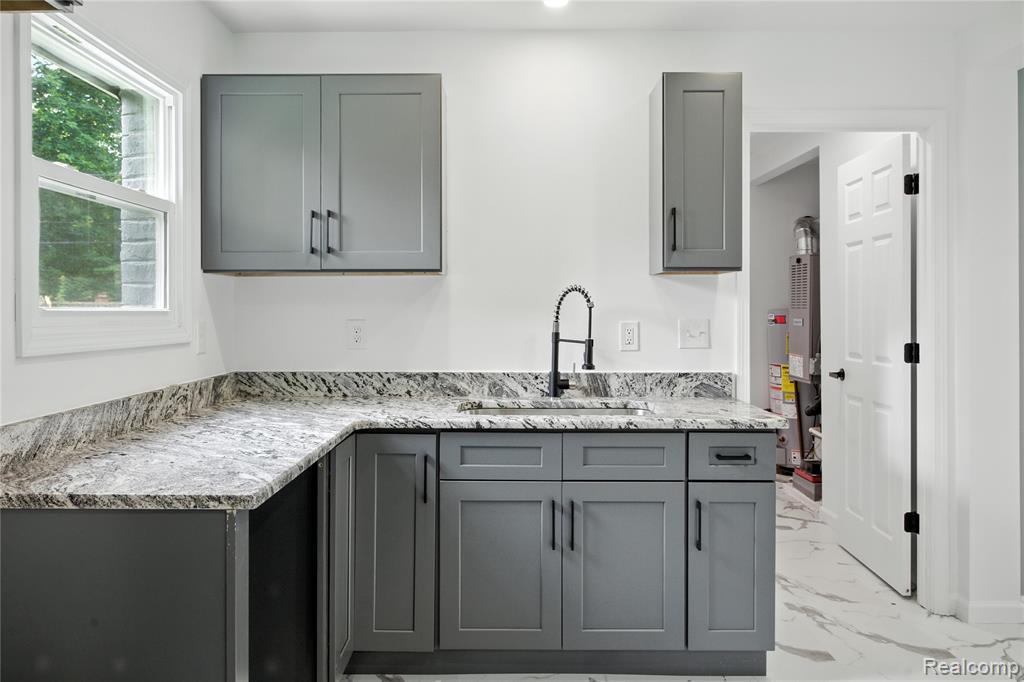 4736 Summerhill Drive, Clarkston, MI — Photo 14
