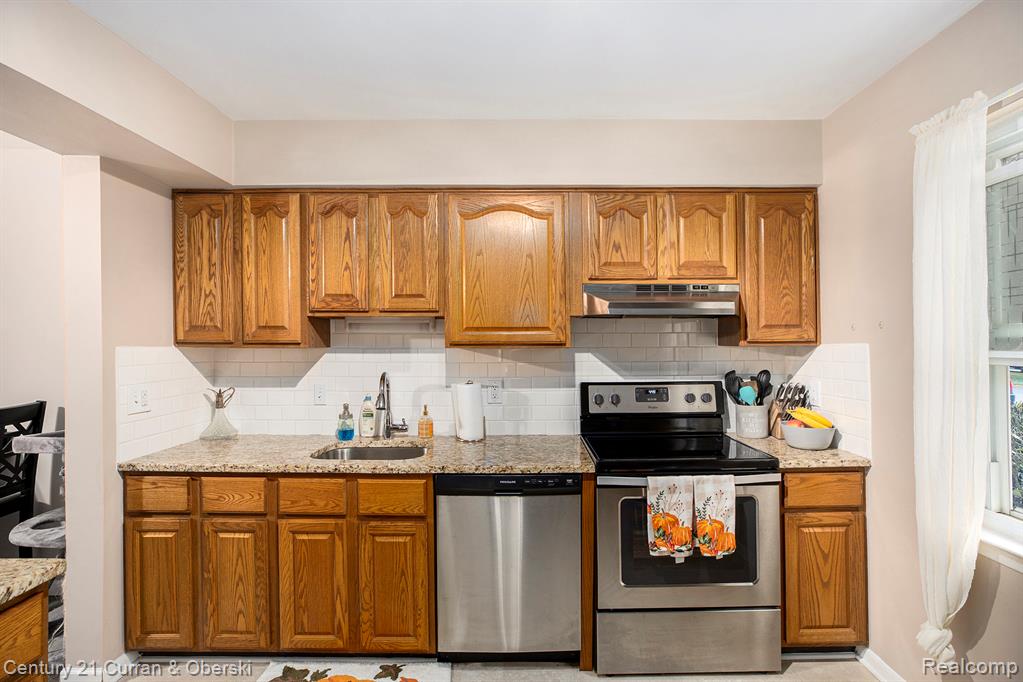 5840 Northfield Parkway, Troy, MI 48098 — Photo 7