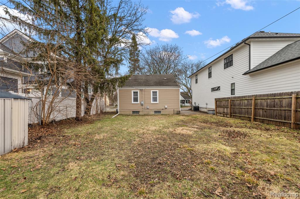 922 McLean Avenue, Royal Oak, MI 48067 — Photo 41