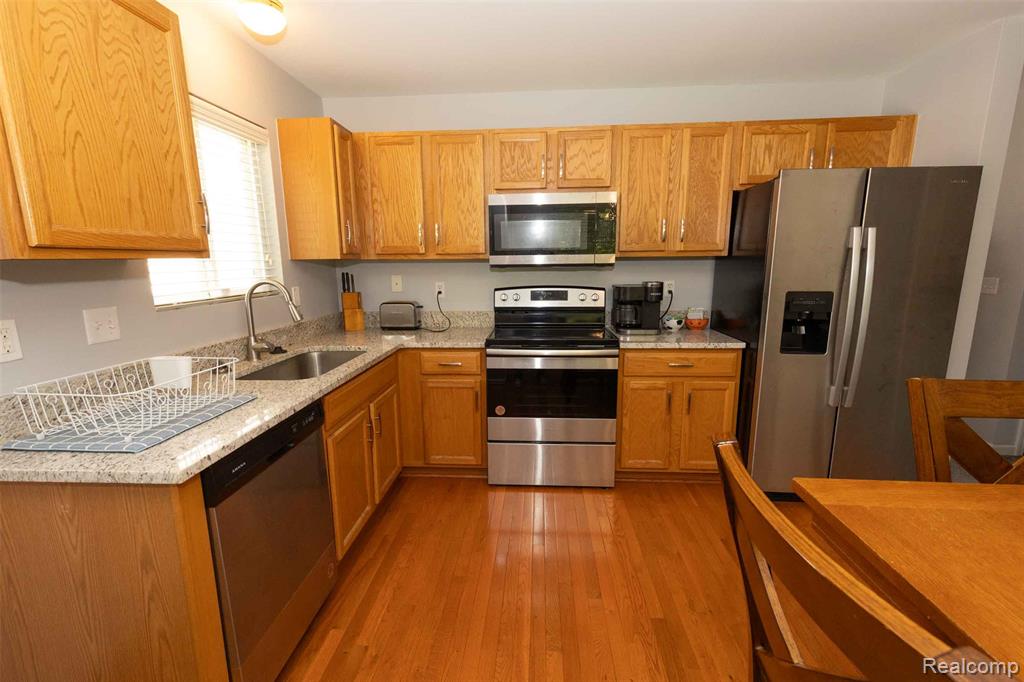 5058 Clintonville Pines Drive, Clarkston, MI — Photo 10