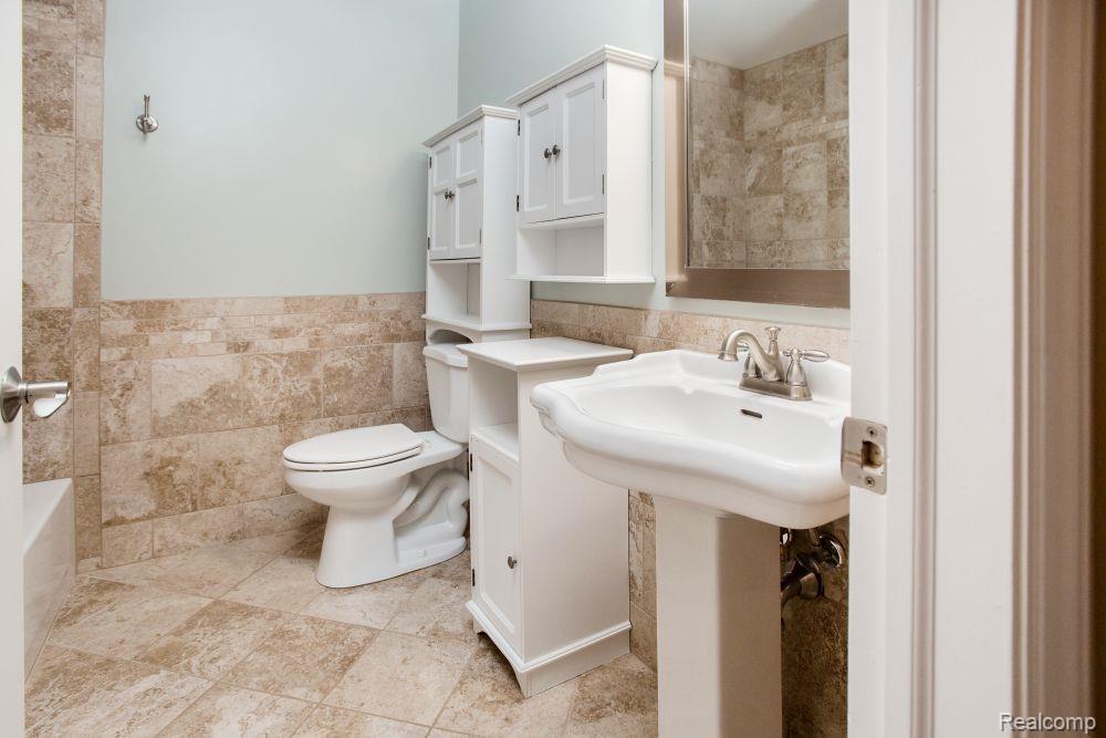 722 S Milford Road, Milford, MI 48381 — Photo 18