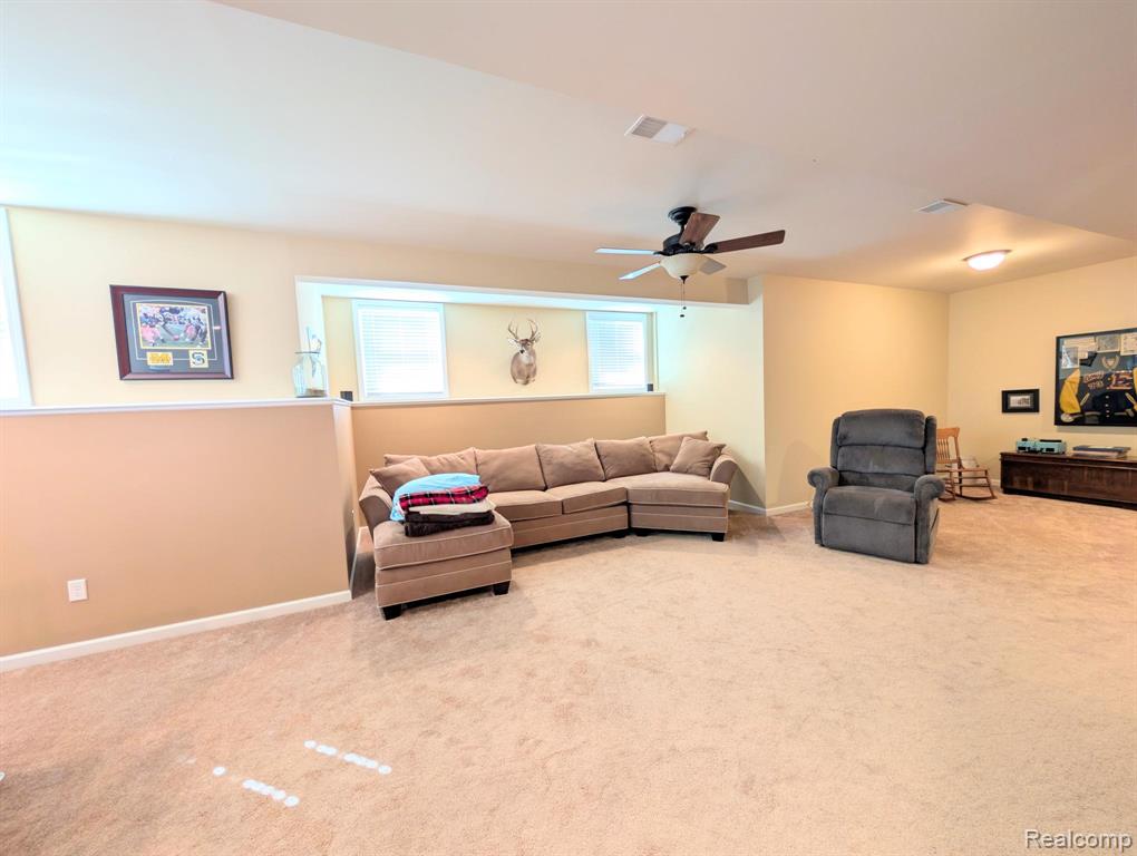 5441 Meadow Creek Court, Flint, MI 48532 — Photo 38
