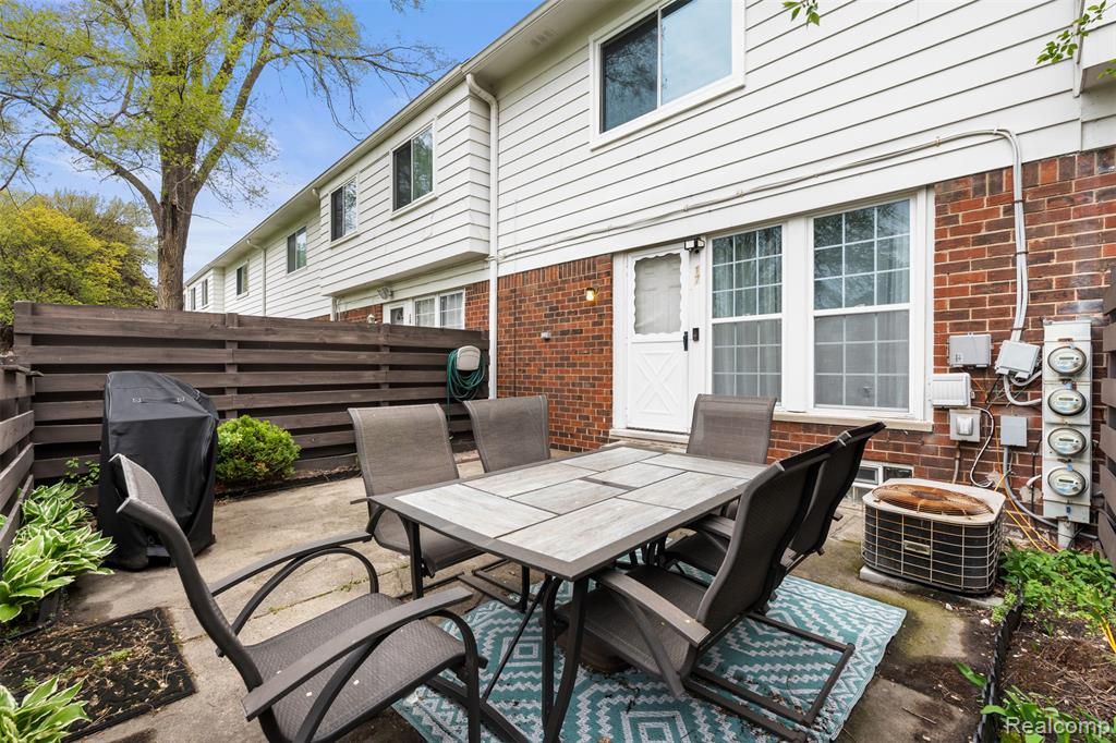 24525 Seaton Circuit E, 17, Warren, MI 48091 — Photo 24