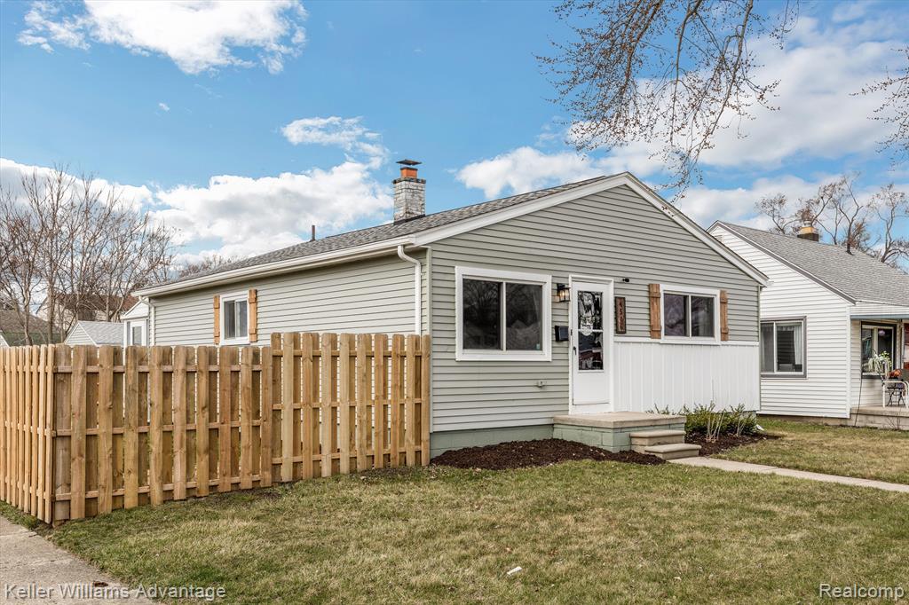 4516 EDGEWOOD Street, Dearborn Heights, MI 48125 — Photo 2