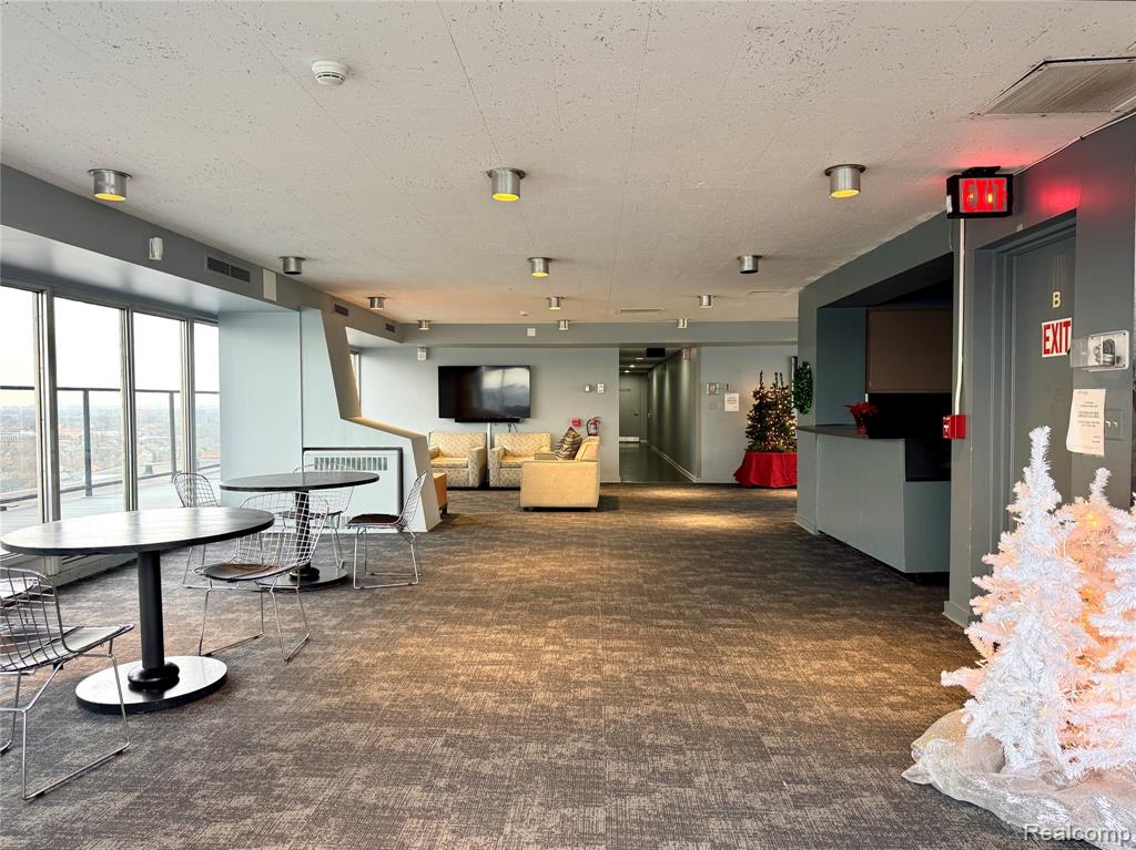 8200 E Jefferson Avenue, 404, Detroit, MI 48214 — Photo 14