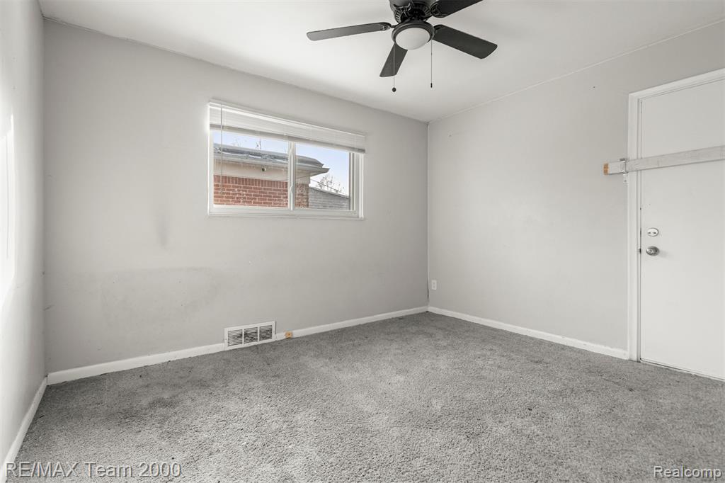 20295 Huntington Road, Detroit, MI 48219 — Photo 25