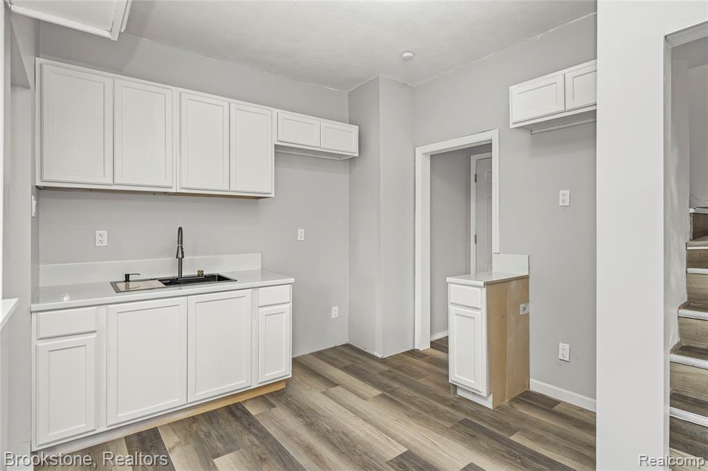 4888 Maxwell Street, Detroit, MI 48214 — Photo 17