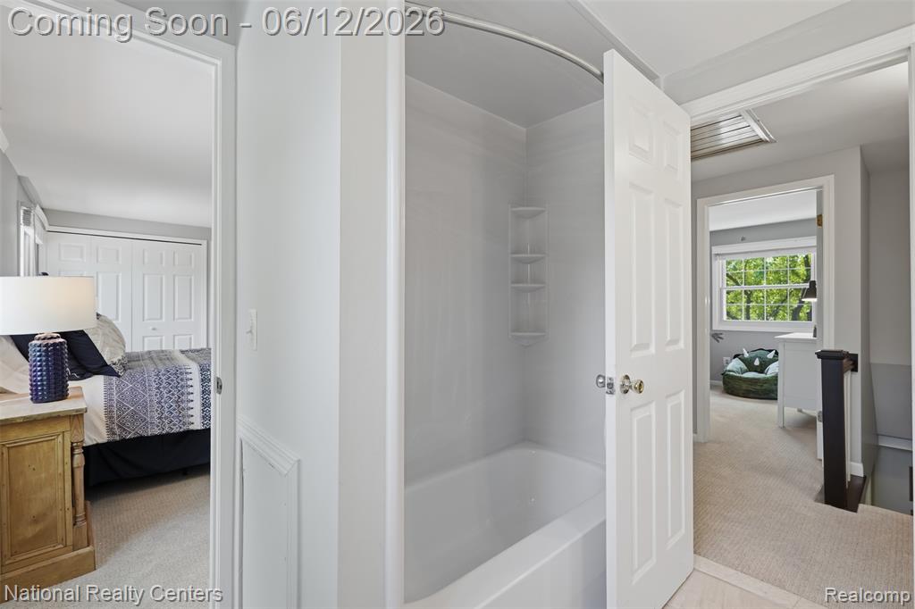 46490 Rockledge Drive, Plymouth, MI 48170 — Photo 34