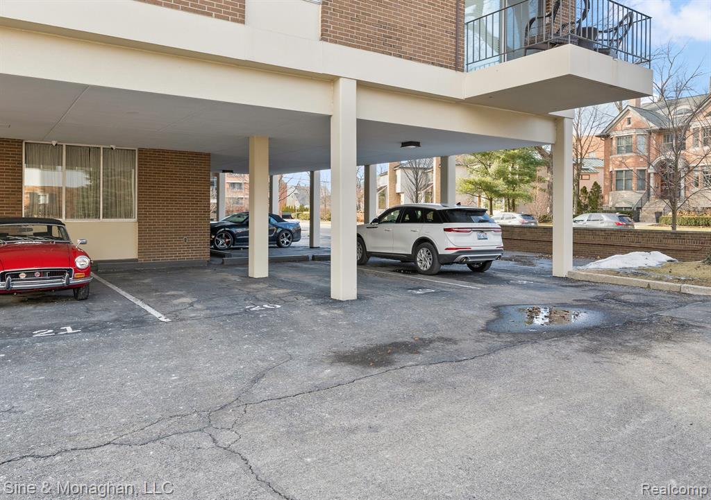 600 W BROWN Street, 102, Birmingham, MI 48009 — Photo 39